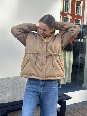 VEST BEIGE