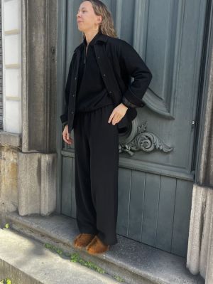 0128 P001 BLACK